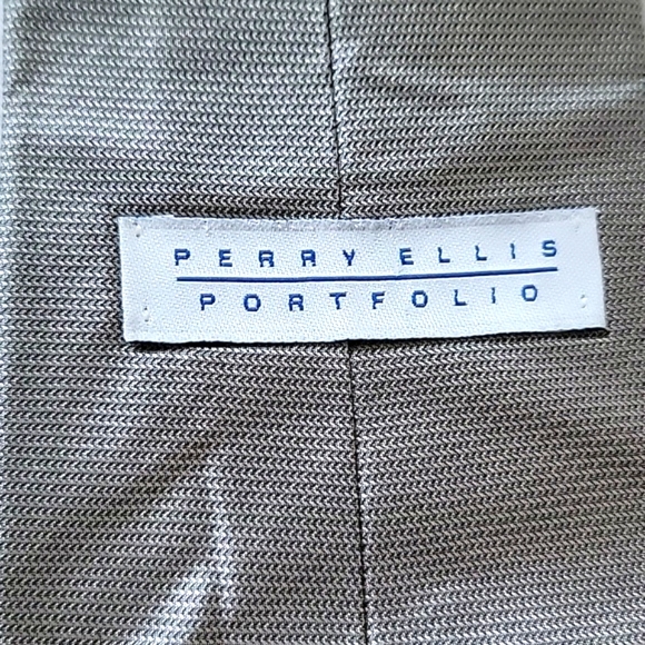 GUESS Blue and Gray Foulard Tie and Perry Ellis Portfolio Silver Necktie Lot - Picture 4 of 4